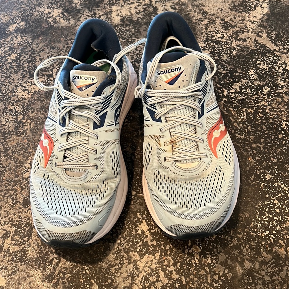 Women’s Saucony Omni 19 size 8.5